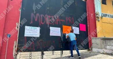 Protesta CETEG Sectorial Centro en oficinas estatales de Morena en Chilpancingo