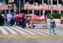 Bloquean maestros de la Ceteg la Costera en Acapulco