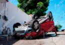 Vuelca una camioneta por falla mecánica y una mujer resulta lesionada en Acapulco