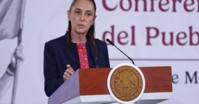 “Hubo mucha provocación” y no cree que sean maestros, dice Sheinbaum de desalojo violento en CDMX