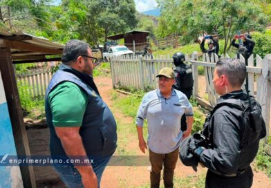 Reciben habitantes de Guajes de Ayala con reclamos a funcionario de gobierno estatal