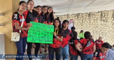 Protestan en el Polideportivo de la capital, exigen que permitan a niños, niñas y jóvenes entrenar en la pista de tartán Protestan en el Polideportivo de la capital, exigen que permitan a niños, niñas y jóvenes entrenar en la pista de tartán
