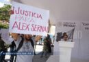 Protestan periodistas en la FGE y el Zócalo de Chilpancingo para exigir justicia por asesinato de Alex Serna