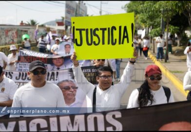 Protestan familias y trabajadores de Salud en la capital, exigen liberación de siete detenidos por caso Ayotzinapa