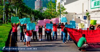 Bloquean la Costera ex empleados de Amarea por segundo día consecutivo