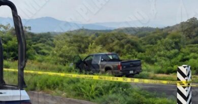Hallan a una mujer ejecutada dentro de una camioneta en La Unión Hallan a una mujer ejecutada dentro de una camioneta en La Unión
