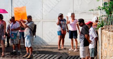 Bloquean subestación de la CFE para exigir restablecimiento del servicio eléctrico Bloquean subestación de la CFE para exigir restablecimiento del servicio eléctrico