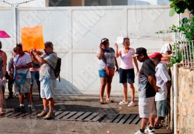 Bloquean subestación de la CFE para exigir restablecimiento del servicio eléctrico Bloquean subestación de la CFE para exigir restablecimiento del servicio eléctrico