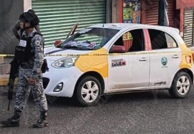 Fallece pasajero dentro de un taxi colectivo en Acapulco Fallece pasajero dentro de un taxi colectivo en Acapulco