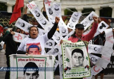 Lamentan padres y madres de los 43 el fallecimiento de su compañero Francisco; prometen seguir exigiendo justicia