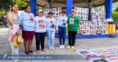 Piden empatía y solidaridad con familias de desaparecidos en exposición itinerante en la capital