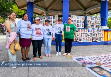 Piden empatía y solidaridad con familias de desaparecidos en exposición itinerante en la capital