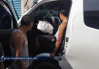 Impacta Urvan contra un muro en zona Diamante en Acapulco; hay cinco lesionados