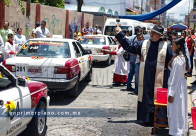 Piden transportistas de la capital trabajo y salud a la Virgen de la Asunción