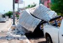 Cae carga de camión de cerveza en Acapulco; deja pérdidas de 100 mil pesos