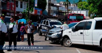 Deja un choque múltiple dos heridos en la Costera de Acapulco