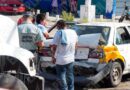 Deja cuatro heridos choque entre camión de volteo y taxi colectivo en Acapulco