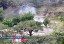 Con palos, piedras y picos, corren pobladores de Alcozauca a militares y agentes de la GN