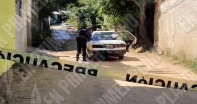 Hallan a dos ejecutados en un taxi colectivo en el poblado La Picuda de Acapulco