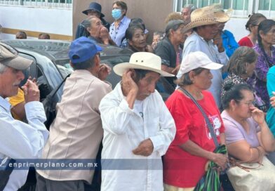 Protestan jubilados y pensionados en el Igatipam por seis meses de adeudo