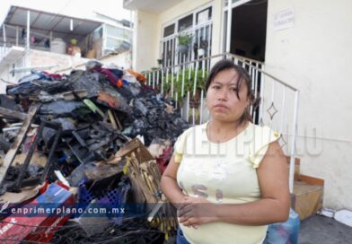 Destruye incendio el cuarto de la señora Rufina Gaspar y dueños le exigen reponer los daños