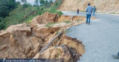 Exigen la rehabilitación de la carretera Tlapa-Metlatónoc