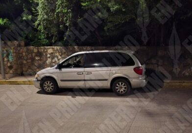 Abandonan camioneta con un hombre asesinado en Acapulco