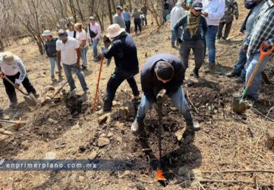 Civiles armados intentan impedir paso a madres buscadoras de Iguala en el norte del país