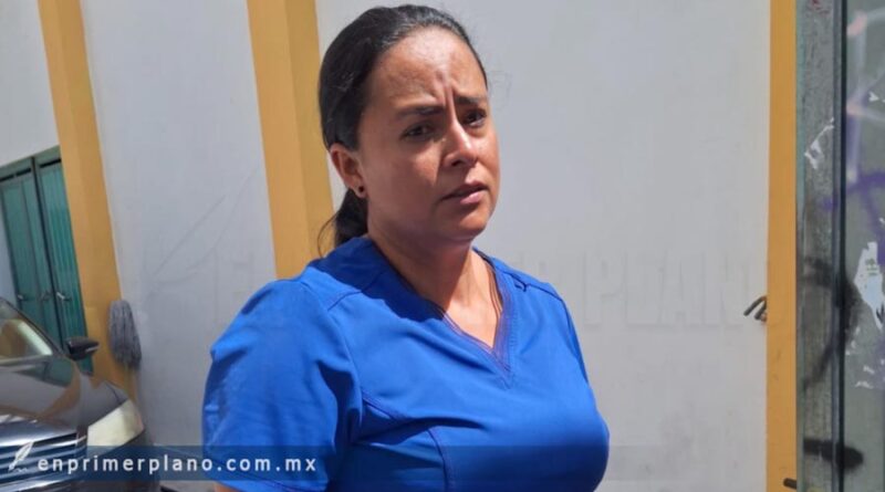 “Temo por mi vida y la de mis hijos”; madre agredida por su expareja afuera de escuela