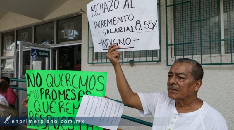 28 años de su vida trabajando para el IMSS; hoy lucha por una jubilación digna