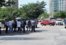 Exigen docentes de Acapulco respuesta a adeudos laborales con bloqueos y protestas