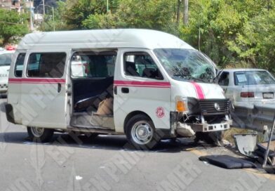 Fallan frenos de Urvan del transporte público y choca contra muro en Taxco; hay nueve heridos