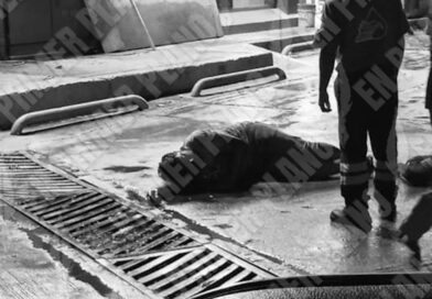 Asesinan a balazos a un hombre frente a un Oxxo en Atoyac
